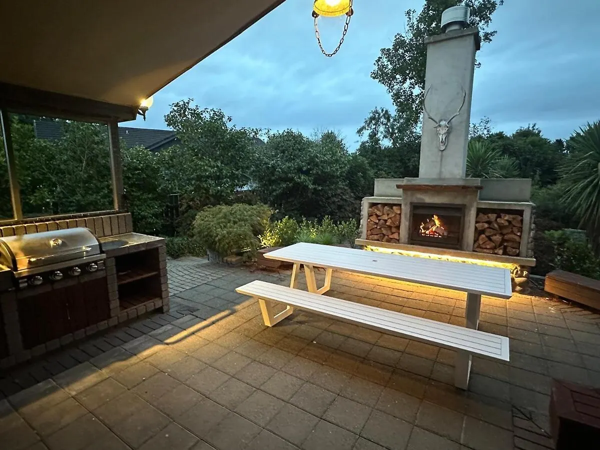 The Manor - Spa, Sauna, Huge Grounds Taupo