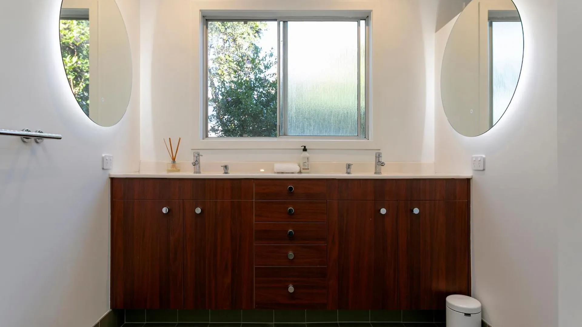 Holiday home The Manor - Spa, Sauna, Huge Grounds Taupo