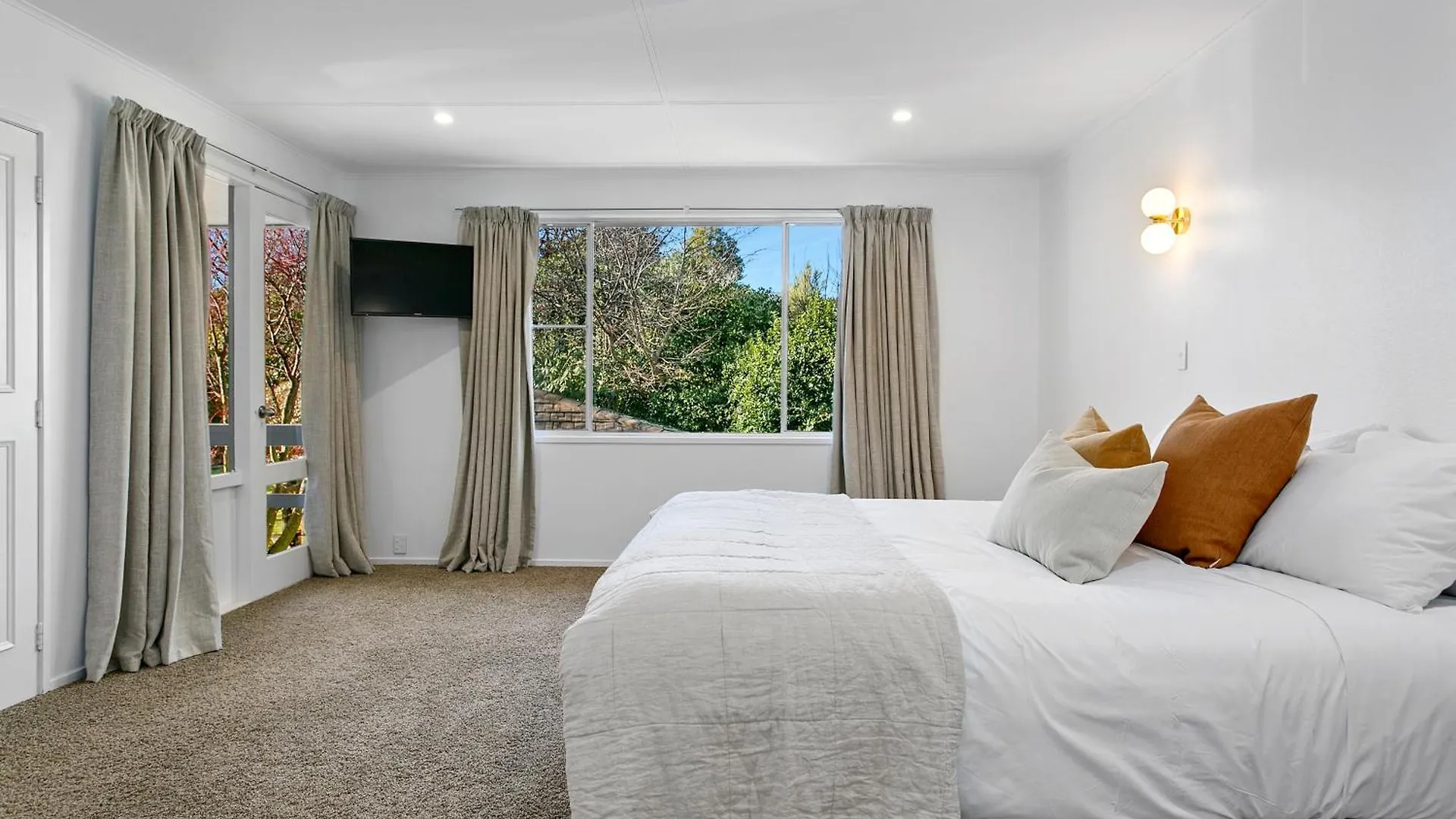The Manor - Spa, Sauna, Huge Grounds Taupo Holiday home